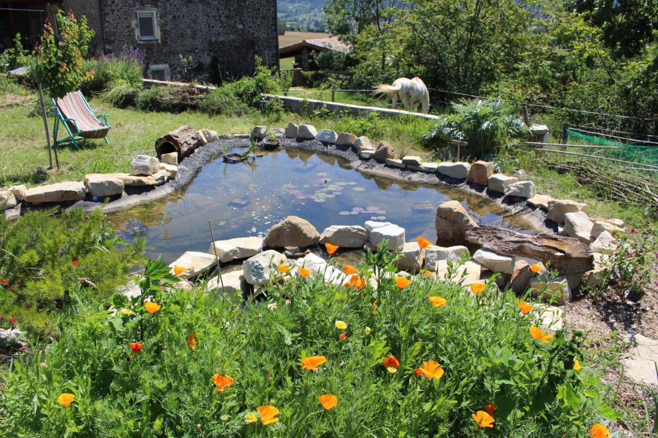 L'Attrape Reve Insolite Saint-Vincent-de-Barres Exterior photo